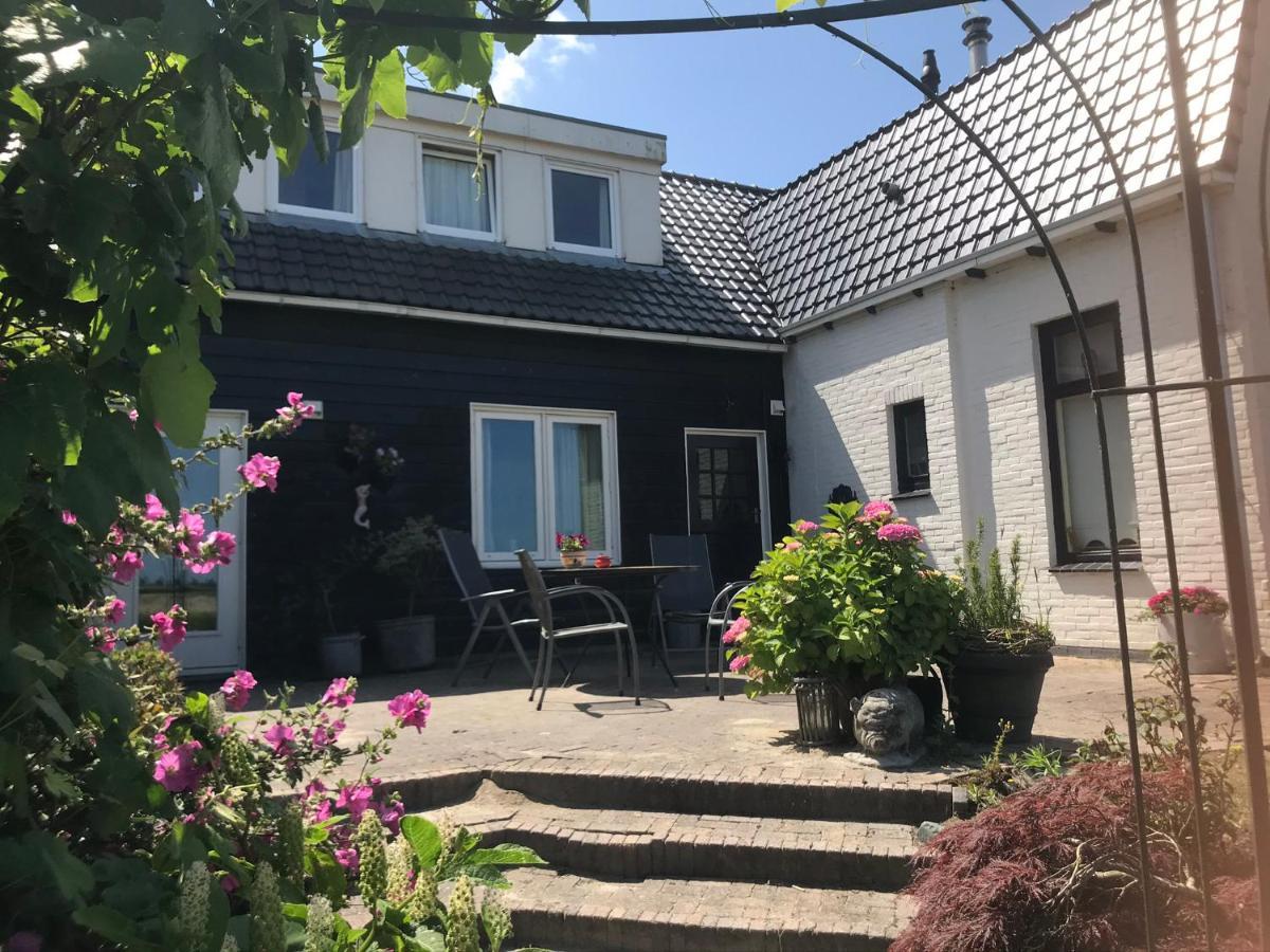 T Huuske Tuinappartement Met Fantastisch Uitzicht, Nabij Zee Zonnemaire Exterior photo