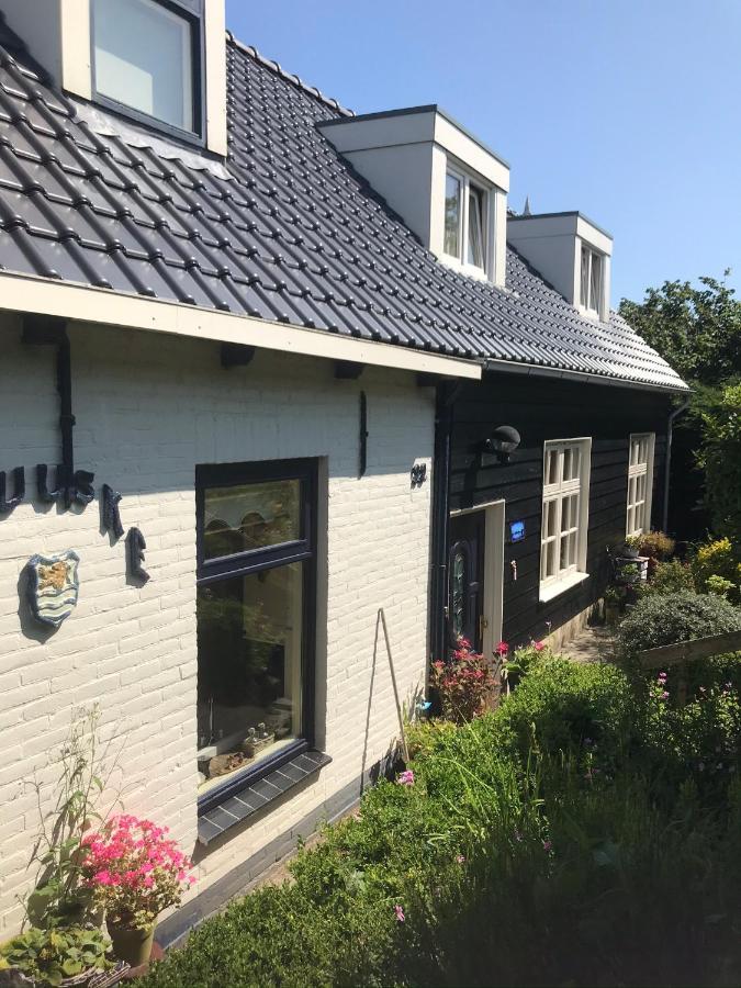 T Huuske Tuinappartement Met Fantastisch Uitzicht, Nabij Zee Zonnemaire Exterior photo