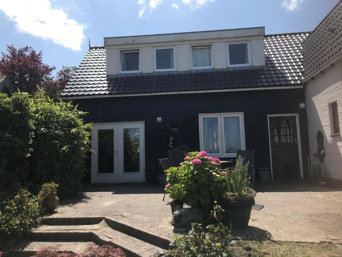 T Huuske Tuinappartement Met Fantastisch Uitzicht, Nabij Zee Zonnemaire Exterior photo