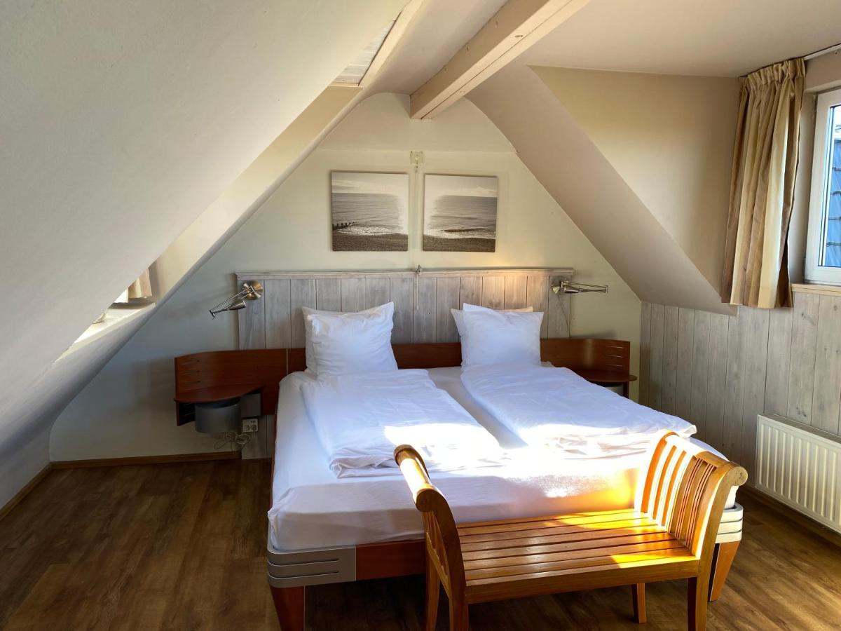 T Huuske Tuinappartement Met Fantastisch Uitzicht, Nabij Zee Zonnemaire Exterior photo